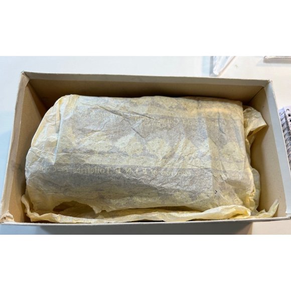 Women's Vintage 1980's Bruno Magli Black Gold Suede Heels Size 8M Peep Toe - Picture 10 of 10